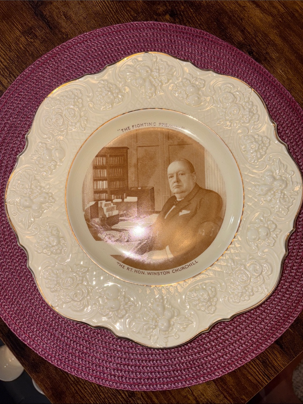 Winston Churchill Decorative Off White Collector Plate with Gold Trim 11”